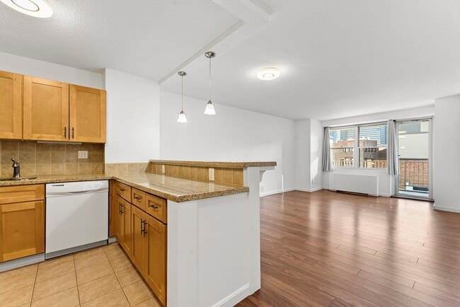 Photo - 151 Tremont St Unidad 11U