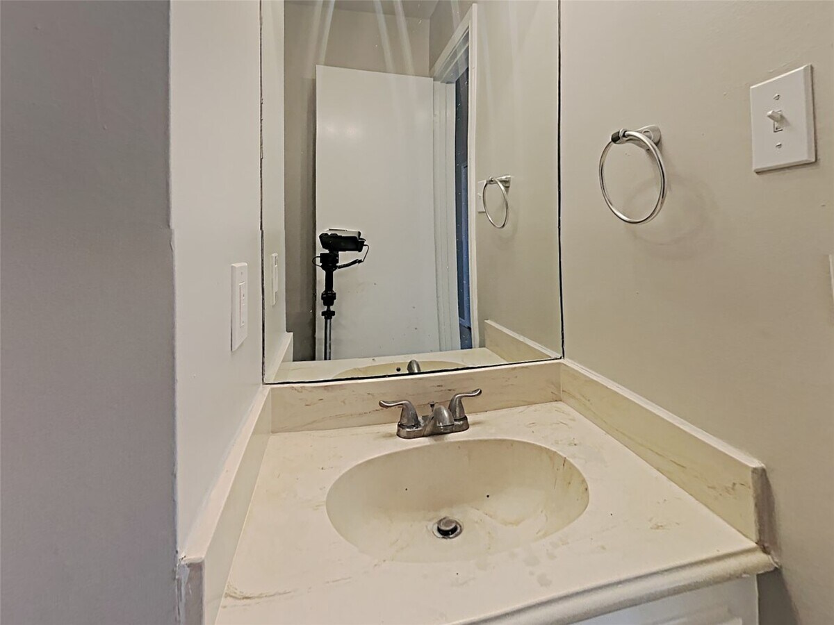 Photo - 124 April Wind Dr E