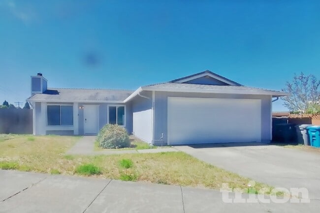 Building Photo - 706 La Canyada Dr