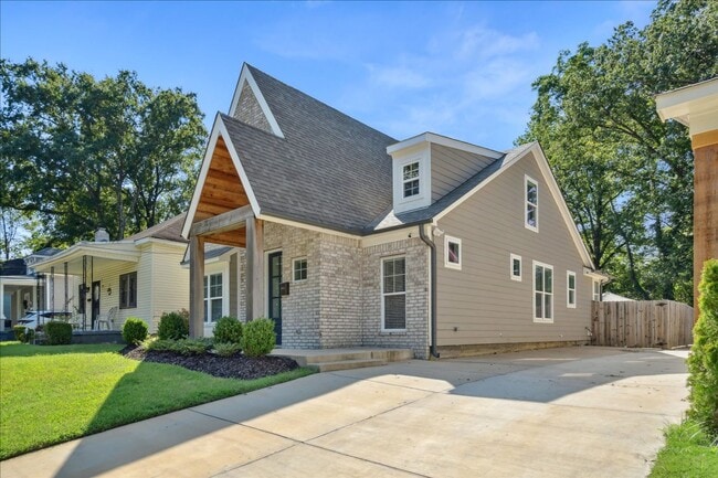 Photo - MIDTOWN LIKE NEW