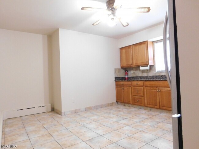 Photo - 66 Bush Ave Unit 2