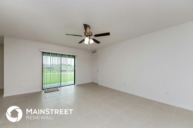 Photo - 1467 Swan Lake Cir