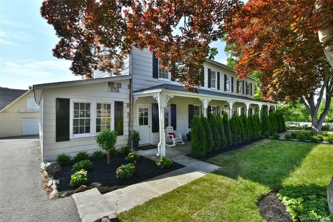 Photo - 1415 Old Northern Blvd Unit 1S