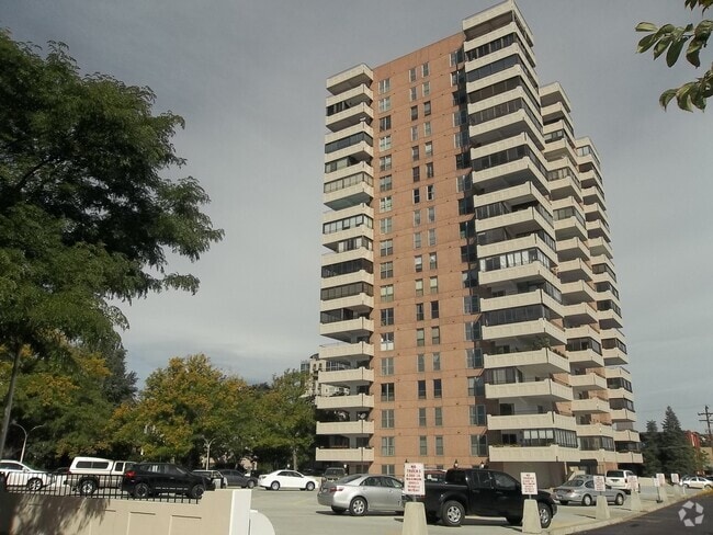 Building Photo - $0 DEPOSIT OPTION. SPACIOUS 12TH-FLOOR 1-B... Rental