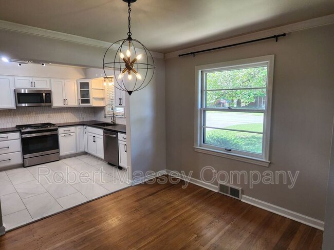 Photo - 1628 Nightingale Rd