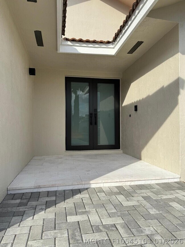 8455 NW 190th Terrace