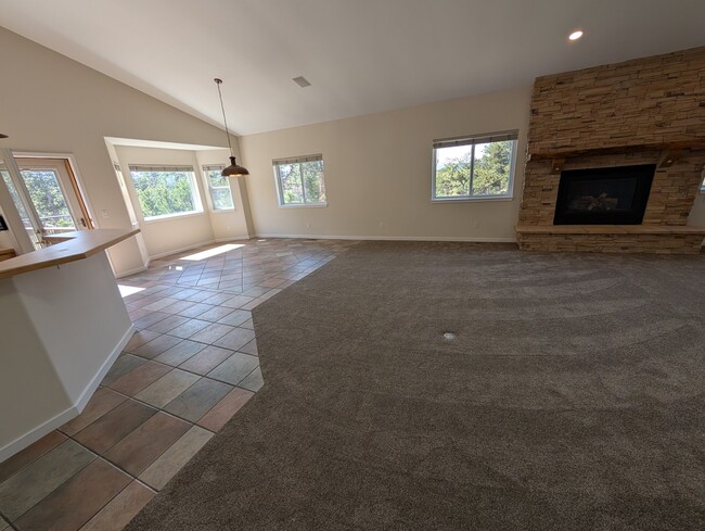 Photo - 5995 Burgess Rd