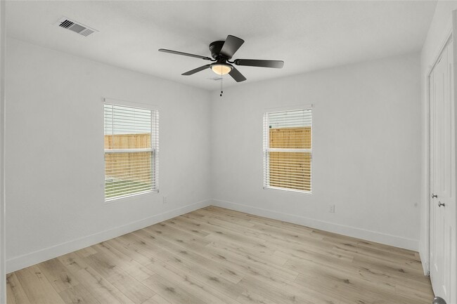 Photo - 6403 Illinois St Unit B