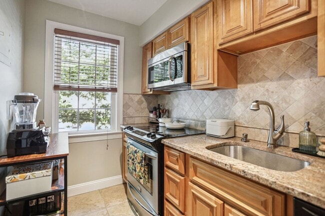 Photo - Spacious 2BR/1BA in Rock Creek Gardens!