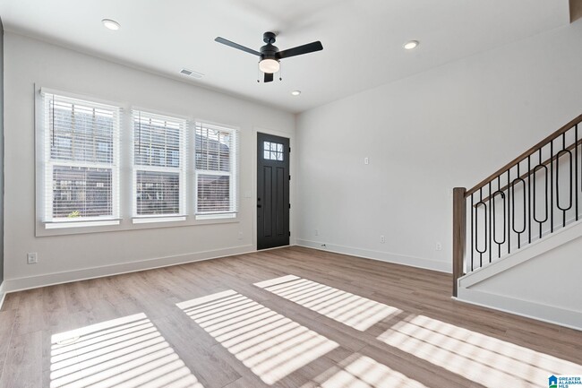 Photo - 1712 MEERSTONE Ln