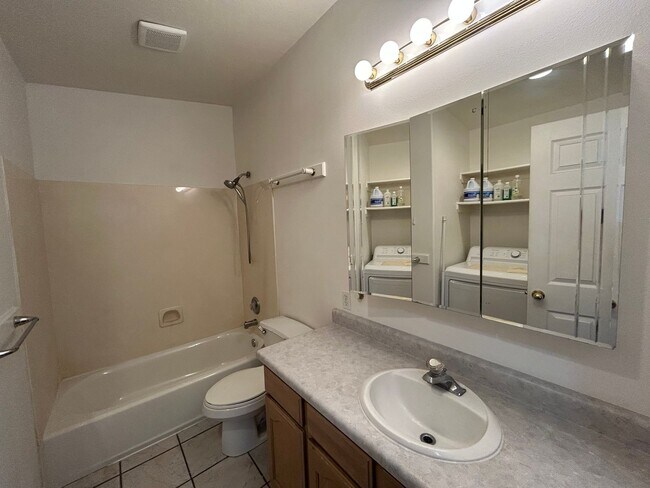 Photo - Carterville Duplex Unit Upstairs