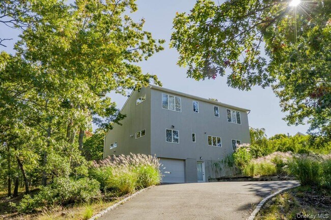 Photo - 38 Red Creek Cir