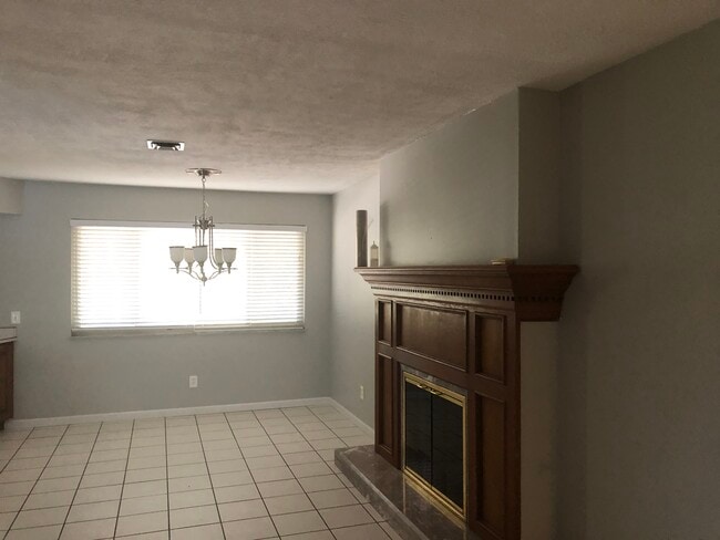 Extra large kitchen dinning area - 302 Coronation Dr