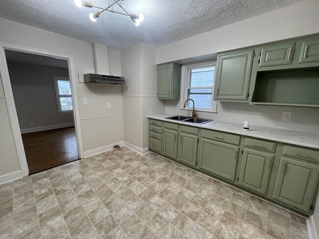 Photo - 1813 S 24th St