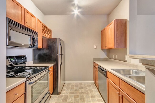 Building Photo - 745 Walker Square