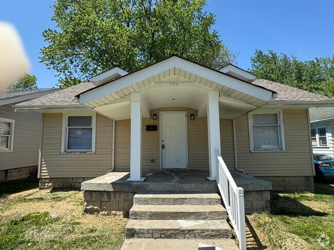 Building Photo - 948 N Bradley Ave Rental