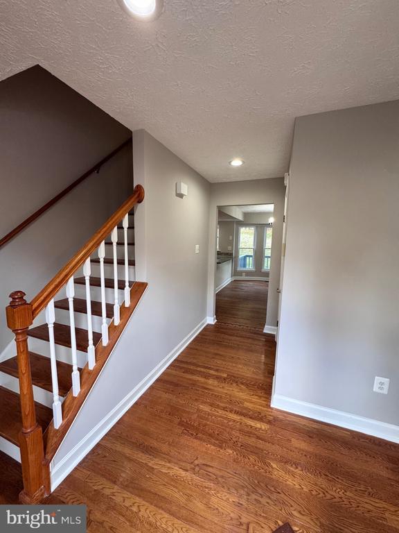 Photo - 915 Cypress Point Cir