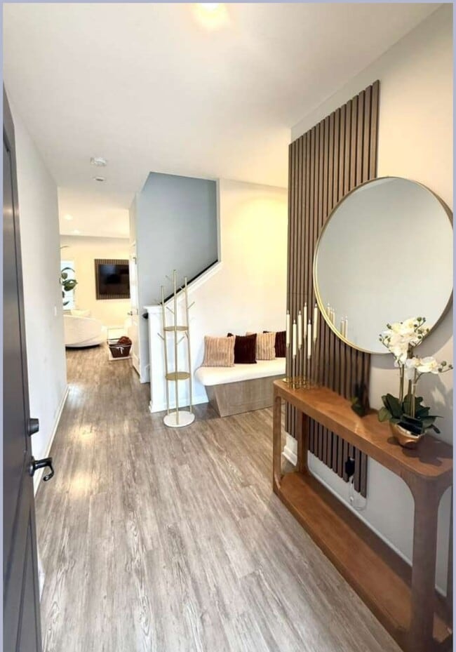 Photo - 585 Bermuda Way