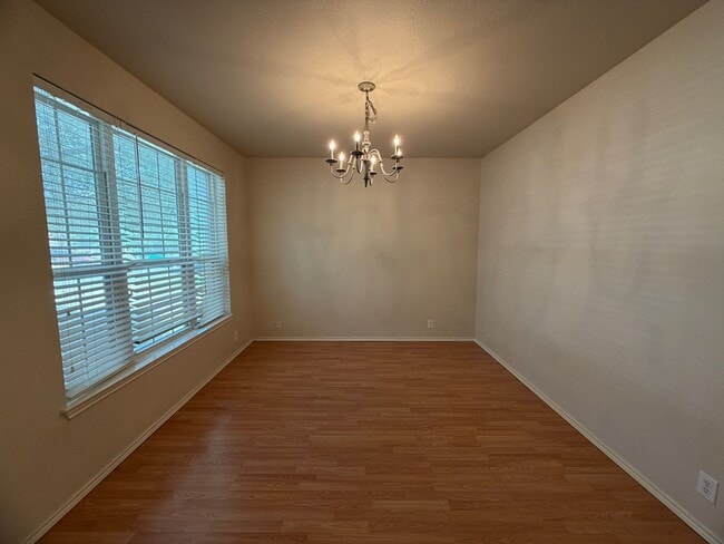 Photo - 221 Turnberry Dr