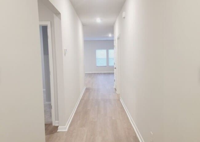 Photo - 275 Lillian St