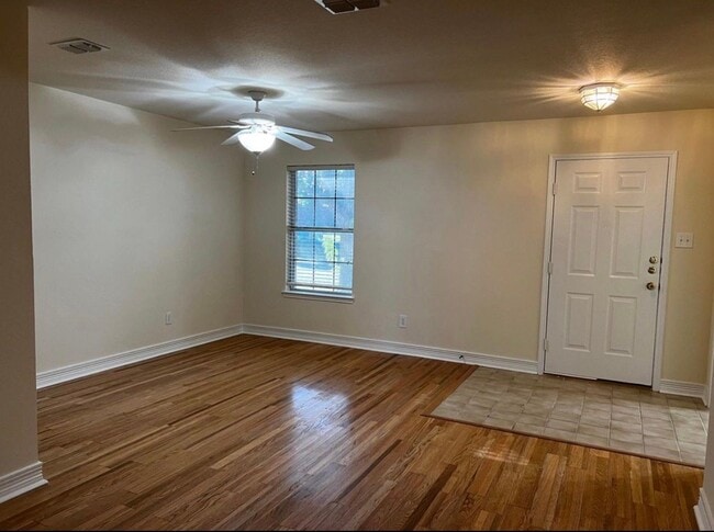 Photo - 1414 Lochspring Dr