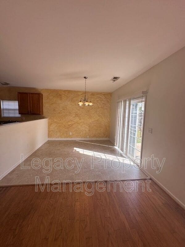 Photo - 1608 Brambleton Ct