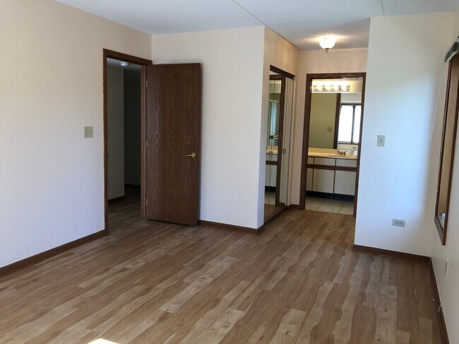 Photo - 1056 Ashley Ct N Unidad 2C