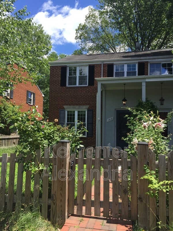 Building Photo - 1610 Kenwood Ave