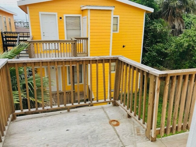 Photo - 2711 Avenue K