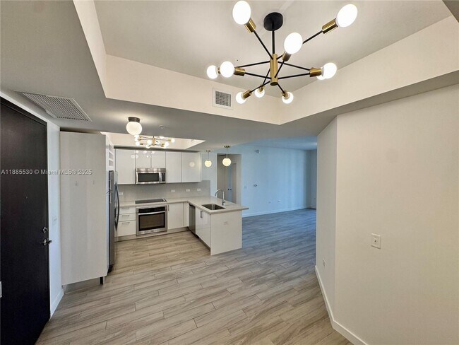 Building Photo - 999 SW 1st Ave Unit 1811