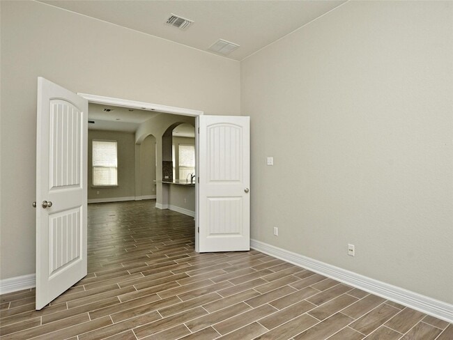 Photo - 3724 Lunet Ring Way