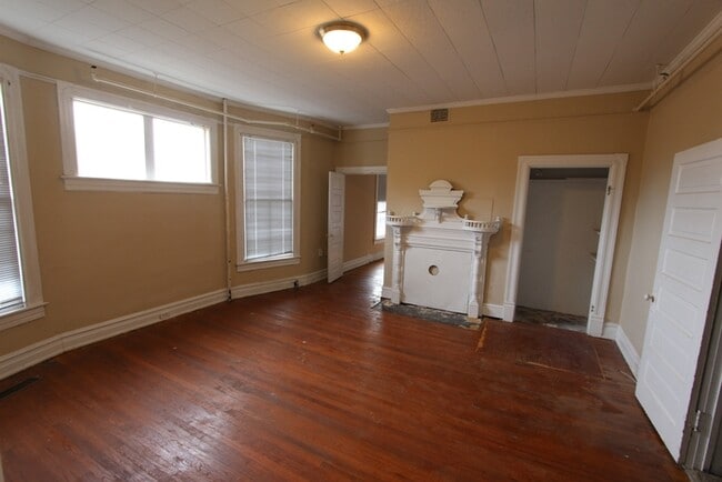 Photo - 311 N Confederate Ave