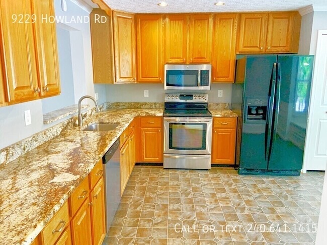 Photo - 9229 Howland Rd