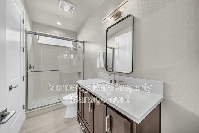 Photo - 2408 Schooner Ave