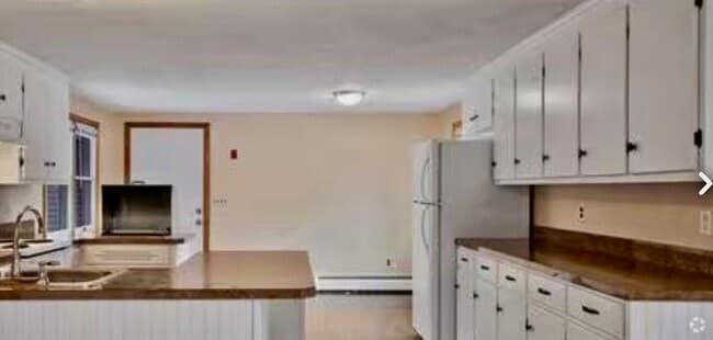 Building Photo - 31 R Burley St Rental