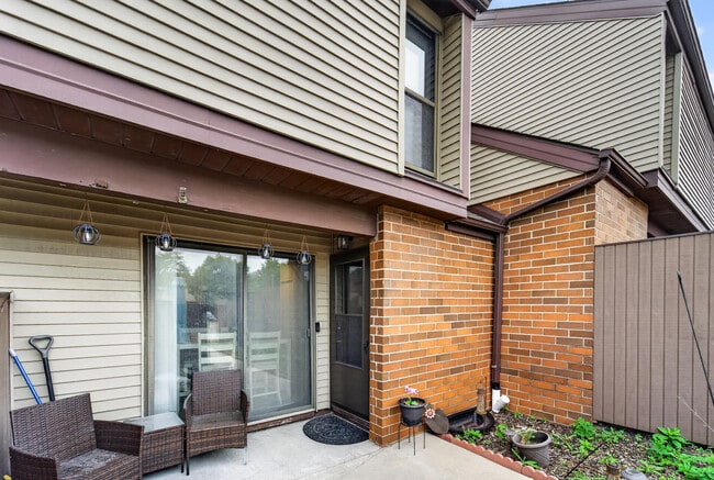 Photo - 1421 W Edgerton Ave