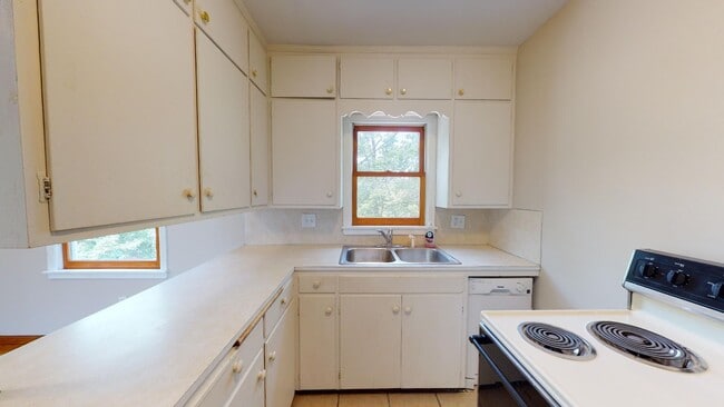 Photo - Great Location - Available August 1st