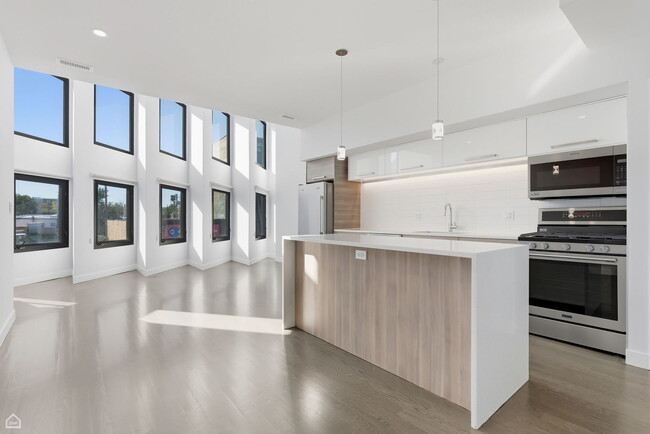 Photo - 2012 W Grand Ave Unit 2F