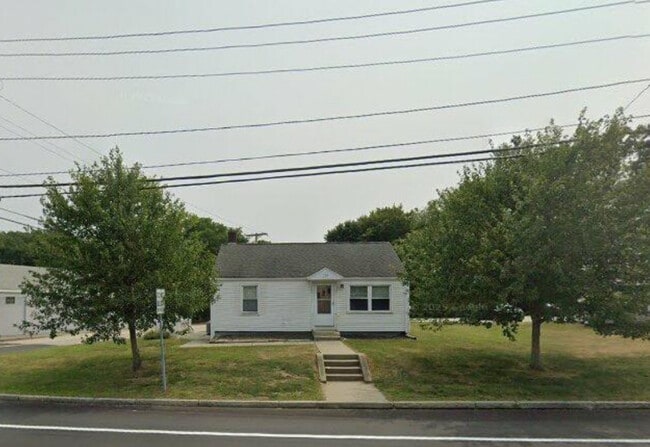 Building Photo - 779 Southbridge St