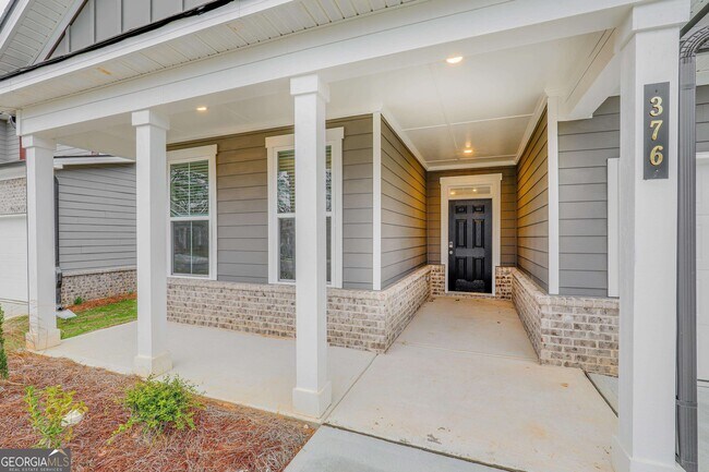 Photo - 376 Caledonia Ct
