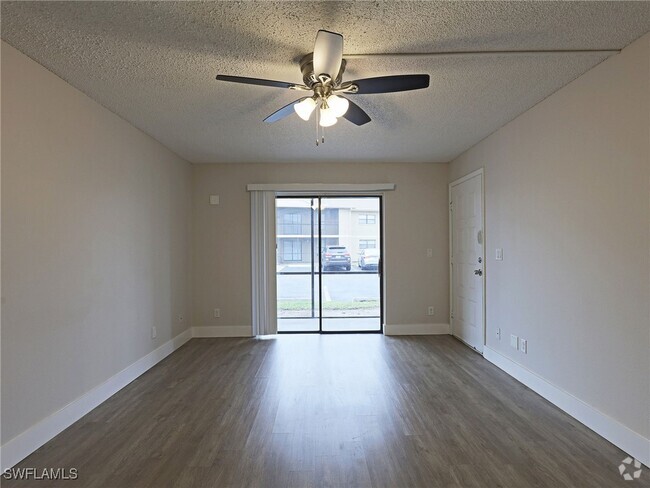 Building Photo - 5323 Summerlin Rd Unit 2306 Rental