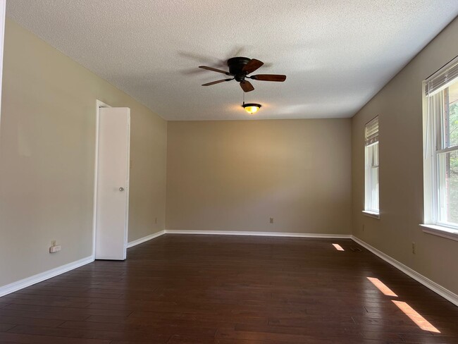 Photo - 3902 Sam Peck Rd