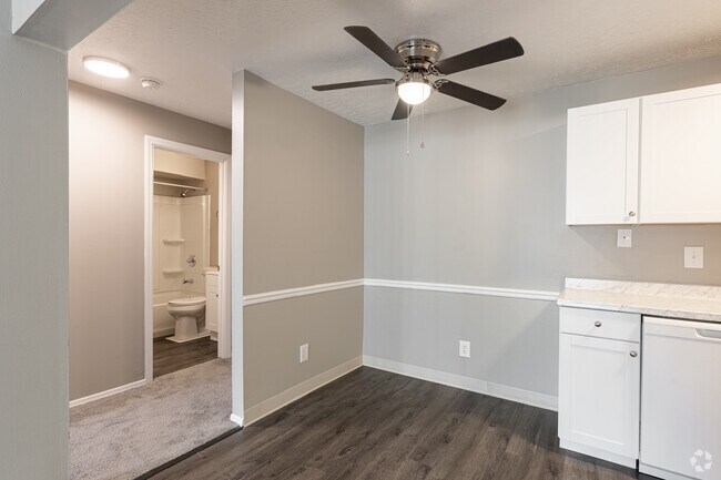 1BR, 1BA - 560SF