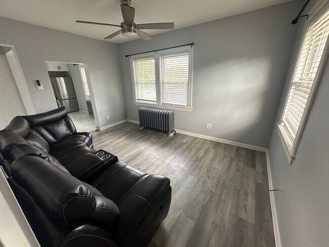 Photo - 6 S Monterey Ave