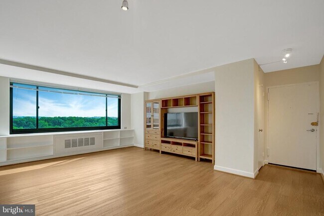 Photo - 1021 Arlington Blvd Unit 818