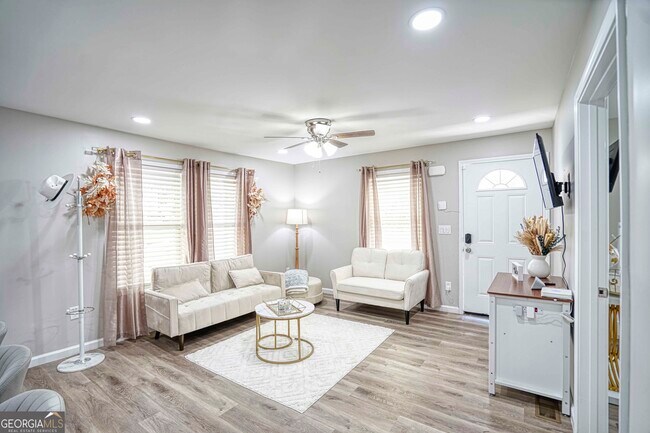 Photo - 1827 Dunlap Ave