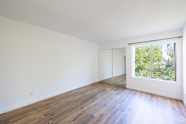 1BR, 1BA - 980SF - Bedroom