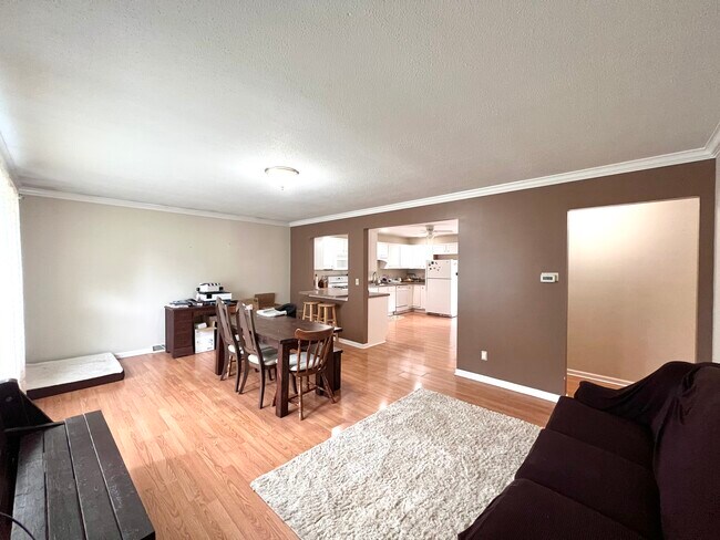 Photo - 10625 Porter St