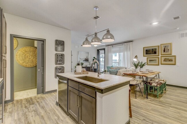 Photo - Revl Crockett Row