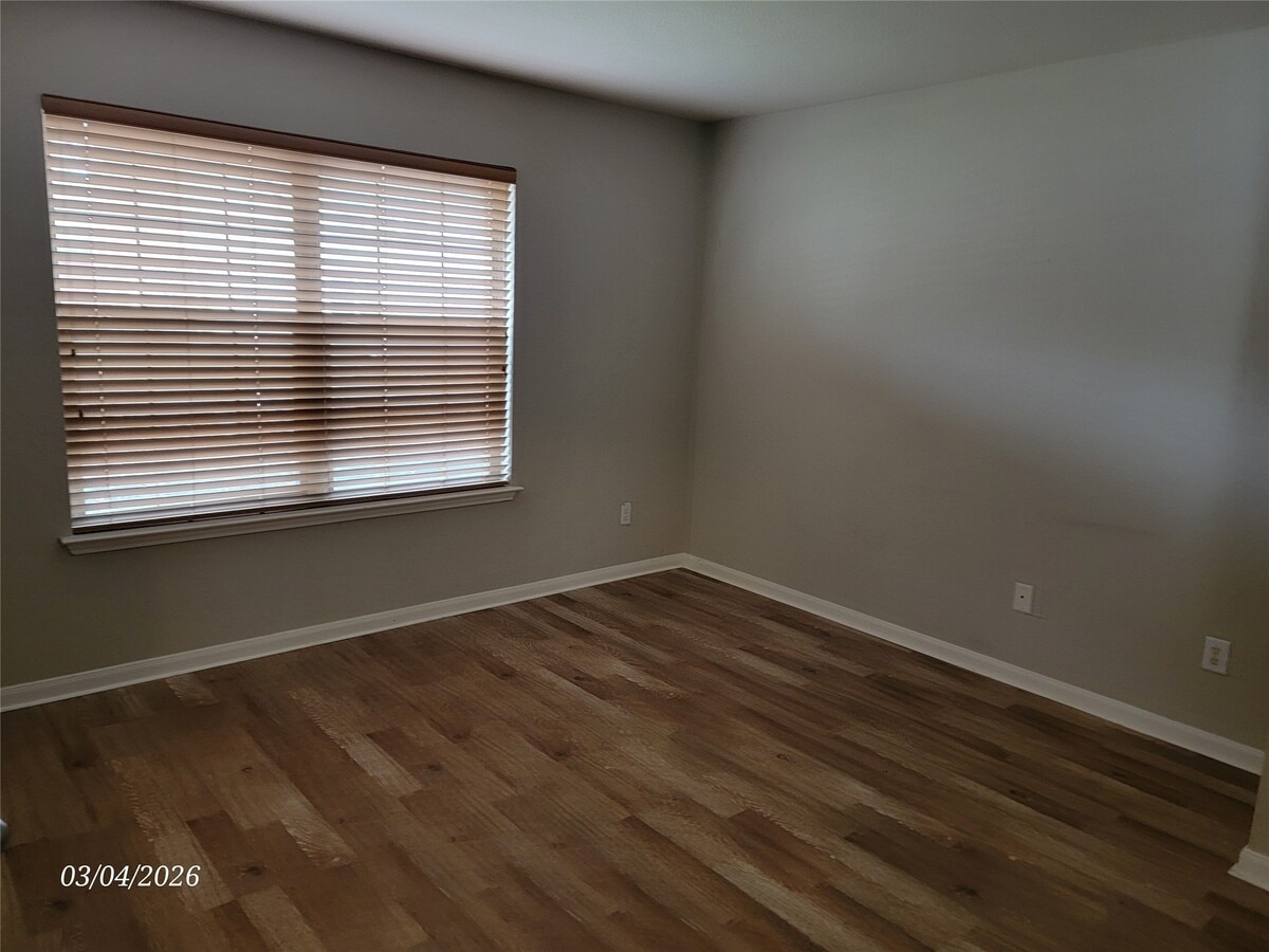 Photo - 1122 Americana Dr